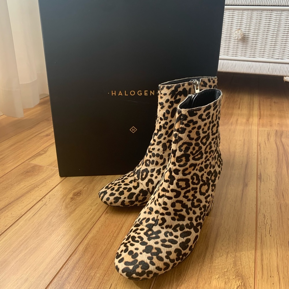 Halogen leopard calf hair boot